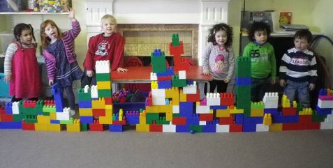 kids with building blocks
